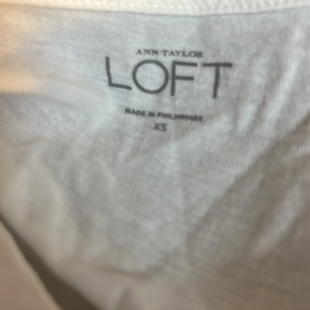 LITTLE WHITE TEE T TOP SHIRT VGUC XS V NECK RUFFLE CREAM OFF - Picture 4 of 6